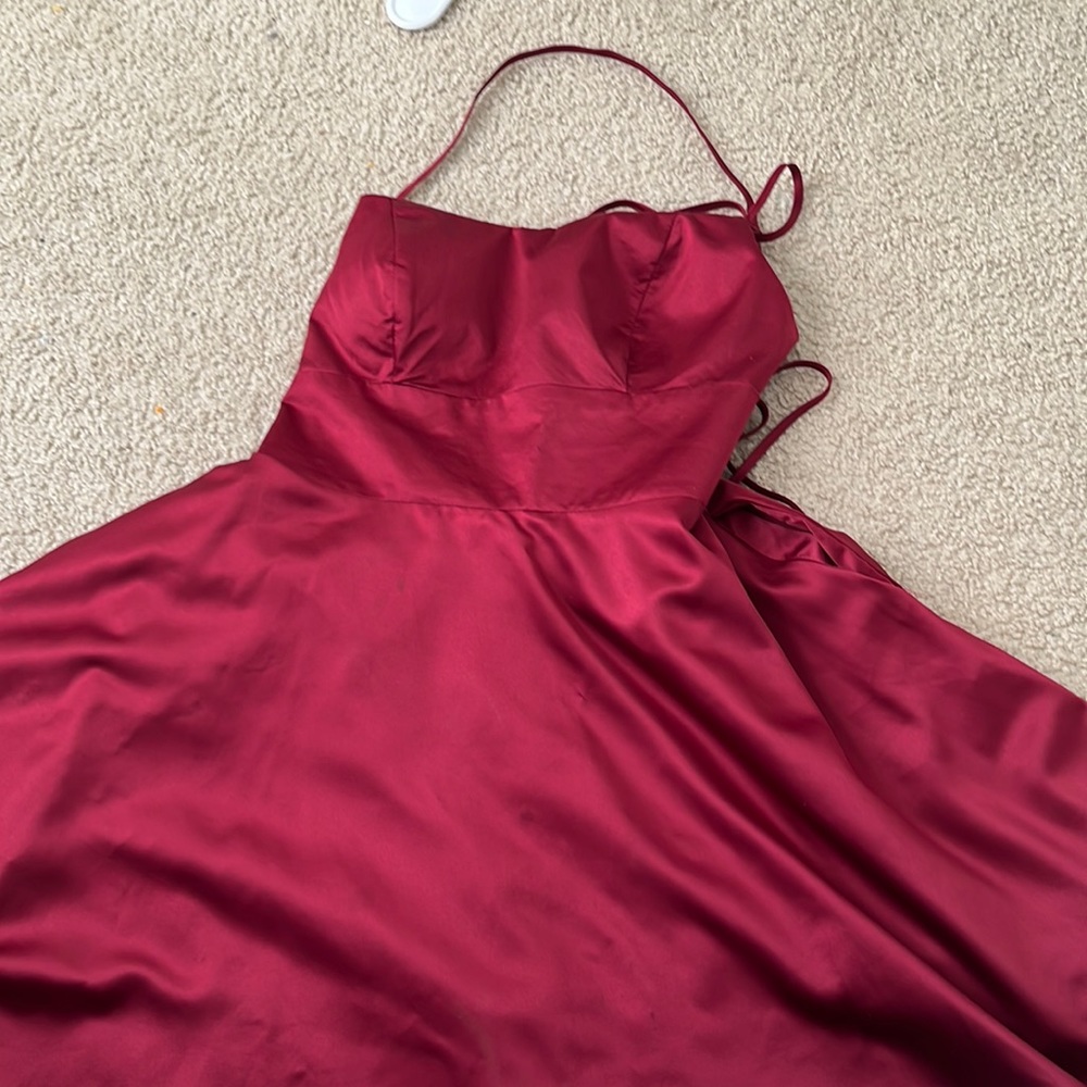 A windsor dress fits a size small